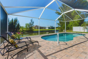 Amazing outdoor living on a freshwater canal, 4 bedrooms, pet-friendly - Villa Becky